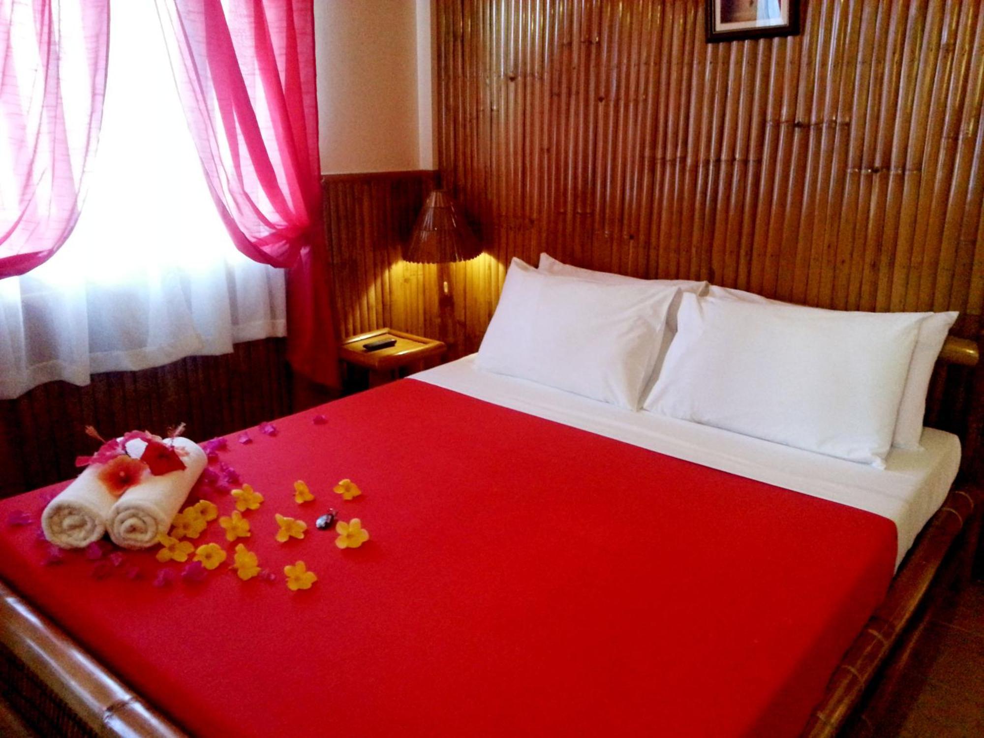 Hof Gorei Beach Resort Davao Самал Экстерьер фото